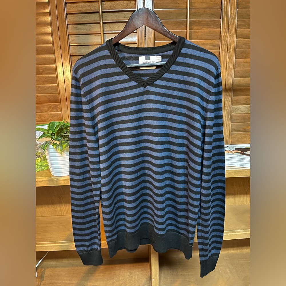 Men’s TOPMAN sweater. Size M